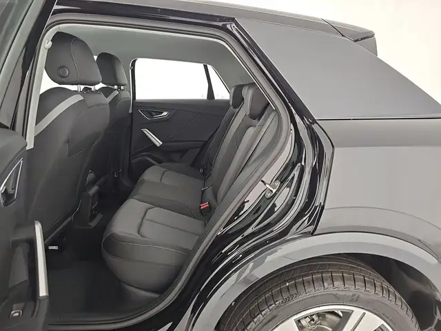 Audi Q2 view 10