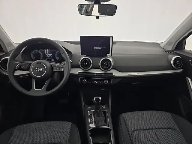 Audi Q2 view 11