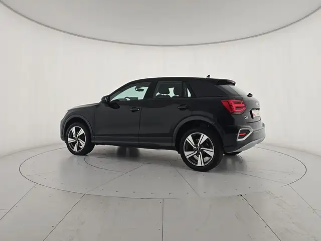 Audi Q2 view 3