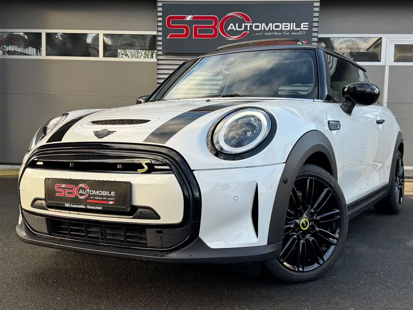 MINI Cooper SE Yours Trim Weiß - 2