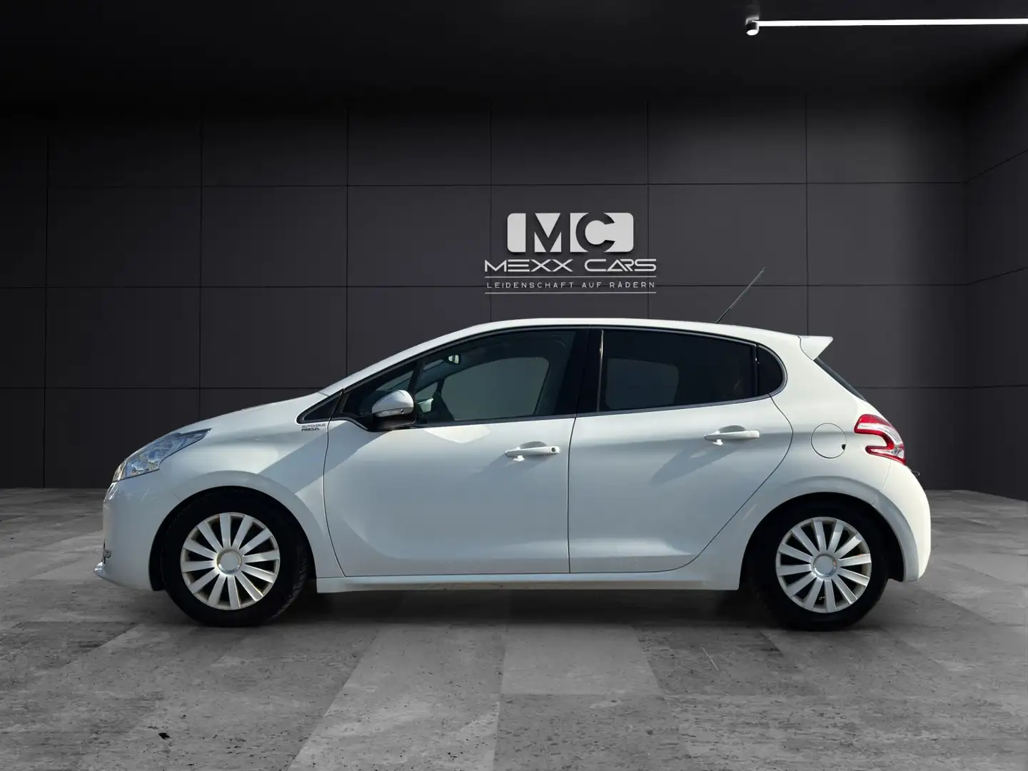 Peugeot 208 Allure 1,6 e-HDI 92 FAP Neues Service und Pickerl Weiß - 2