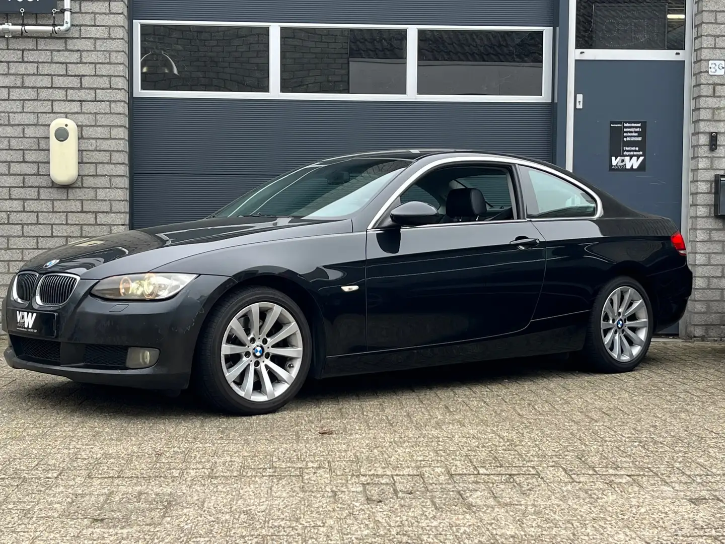 BMW 325 3-serie Coupé 325d High Executive automaat APK 9-1 Schwarz - 2