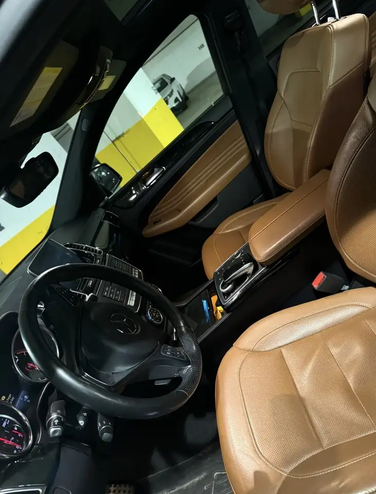 Mercedes-Benz GLE снимка Mercedes-Benz GLE