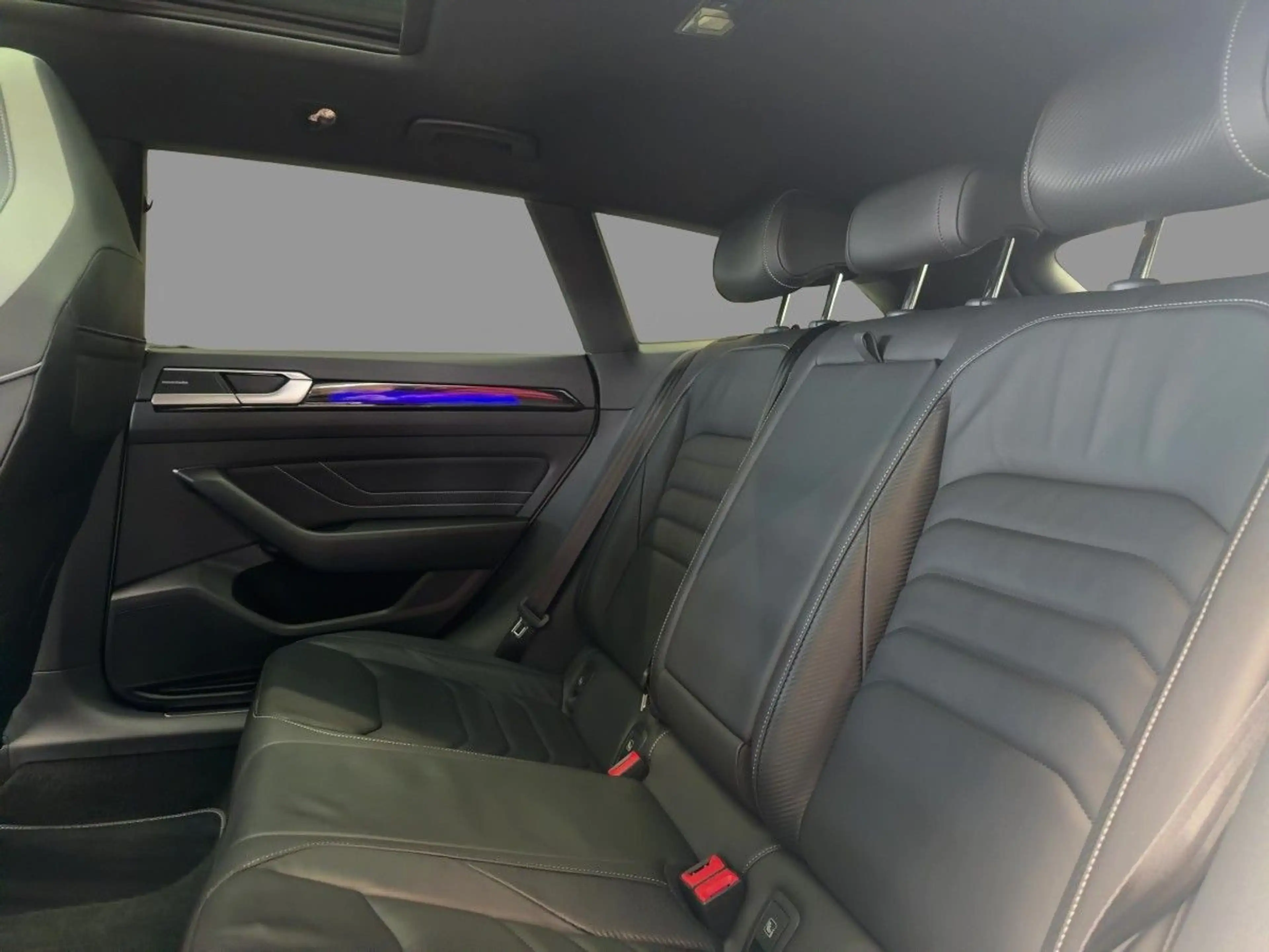 Volkswagen Arteon R-Line 2.0 TDI DSG Navi — photo 8