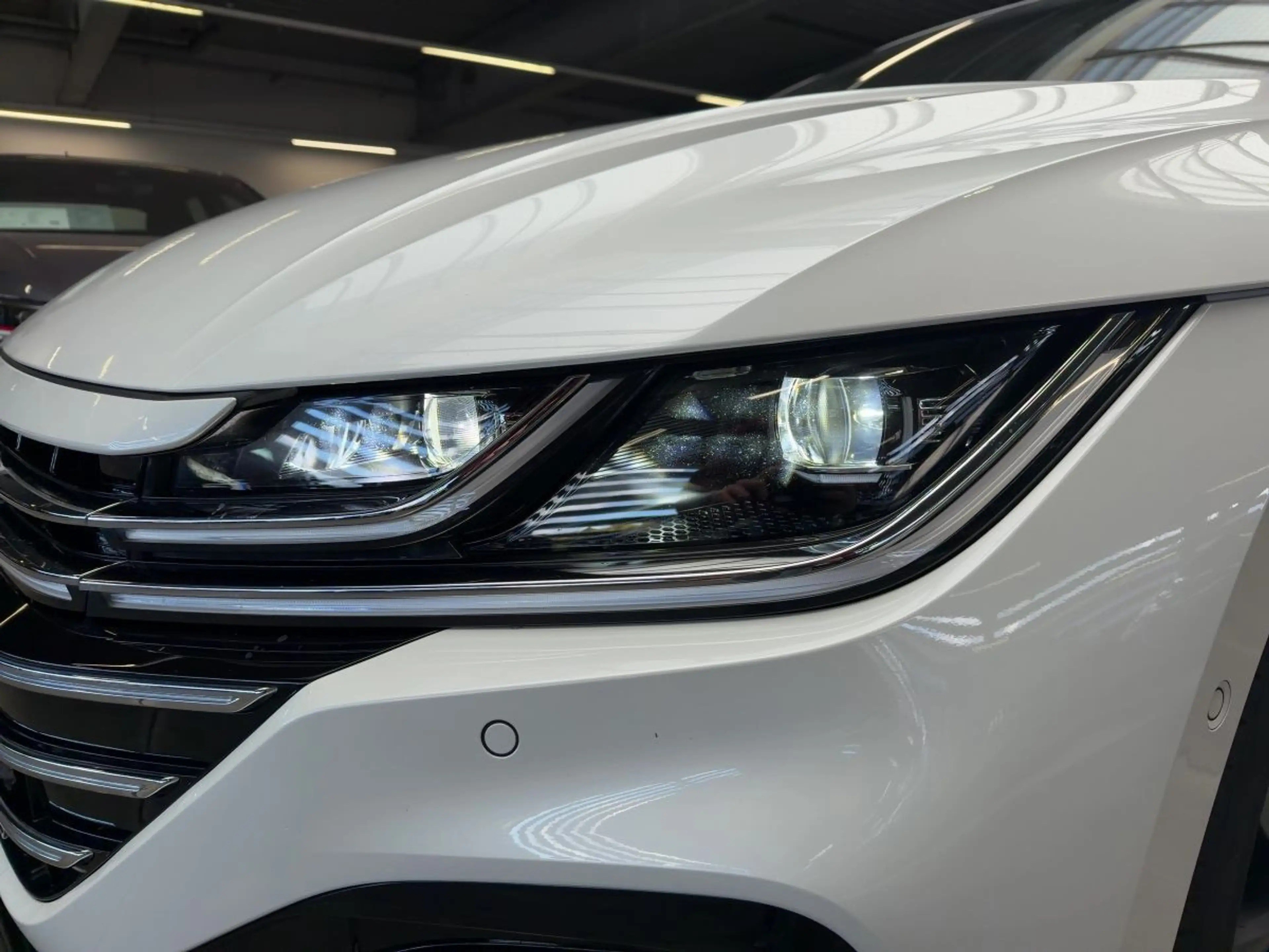 Volkswagen Arteon R-Line 2.0 TDI DSG Navi — photo 14