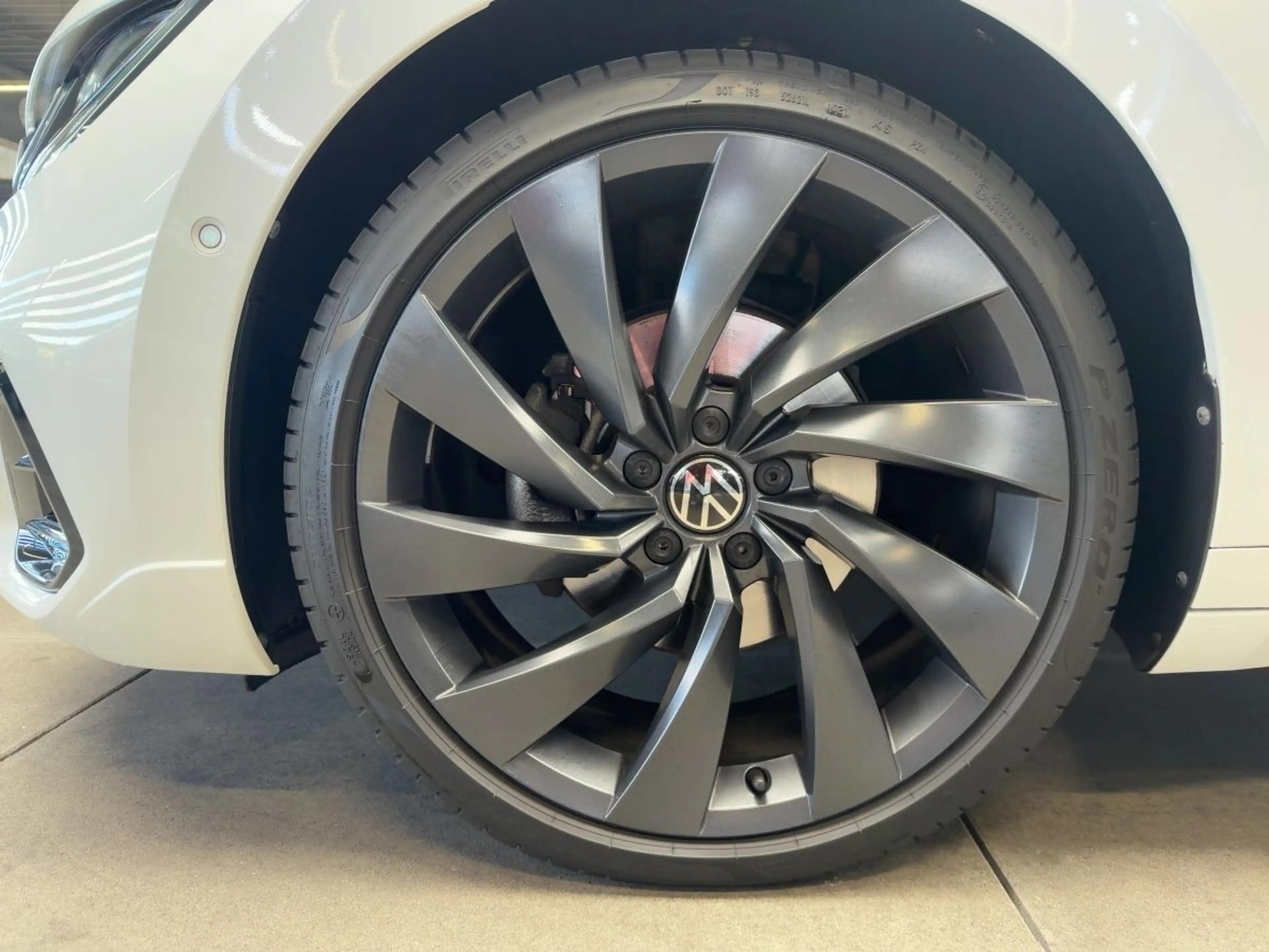 Volkswagen Arteon R-Line 2.0 TDI DSG Navi — photo 12