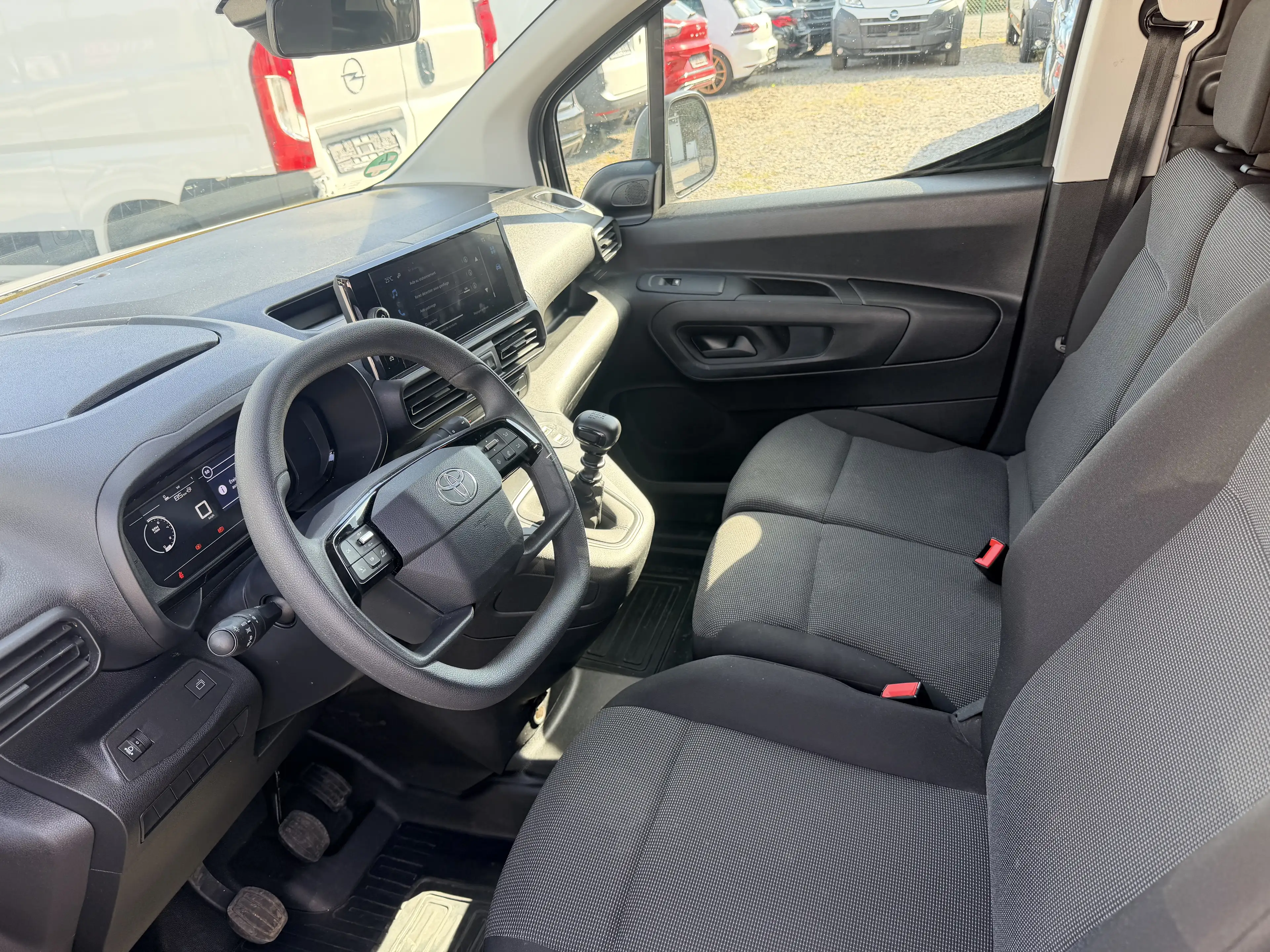 Toyota Proace City 1.5D LONG CHASSIS 9 ANS GARANTIE — photo 11