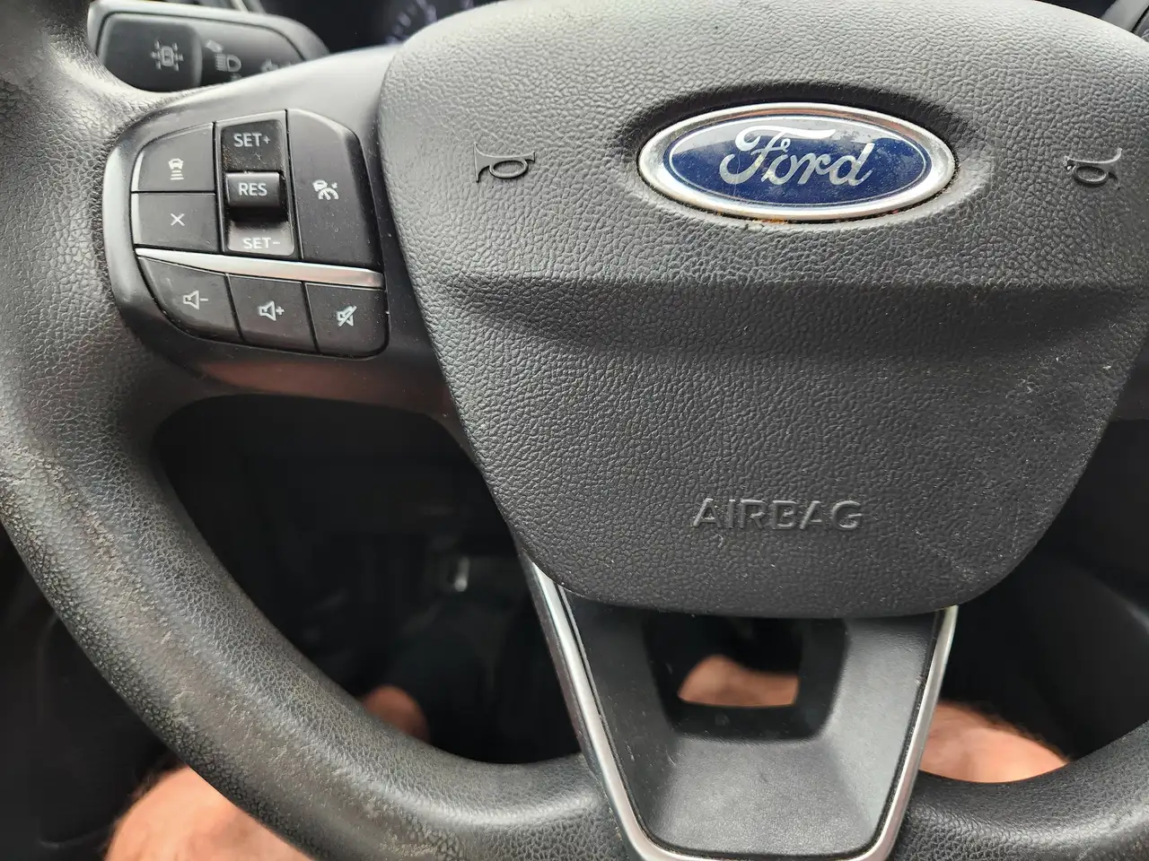 Ford Escape снимка Ford Escape