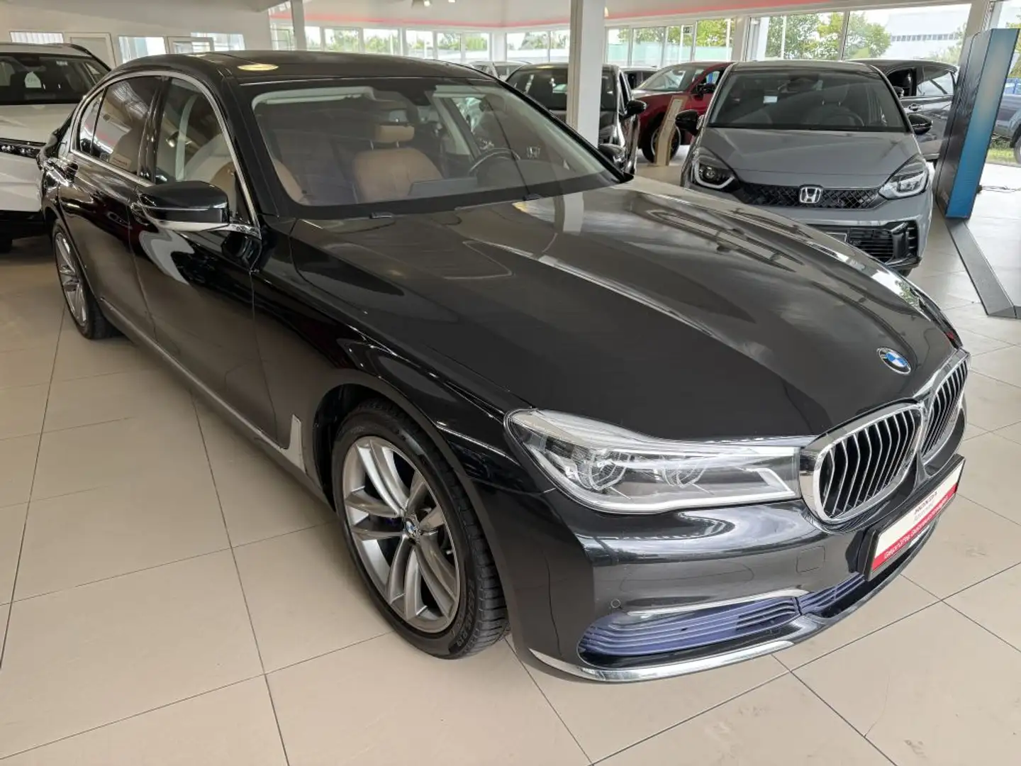BMW 740 740Li Lang Version Noir - 1
