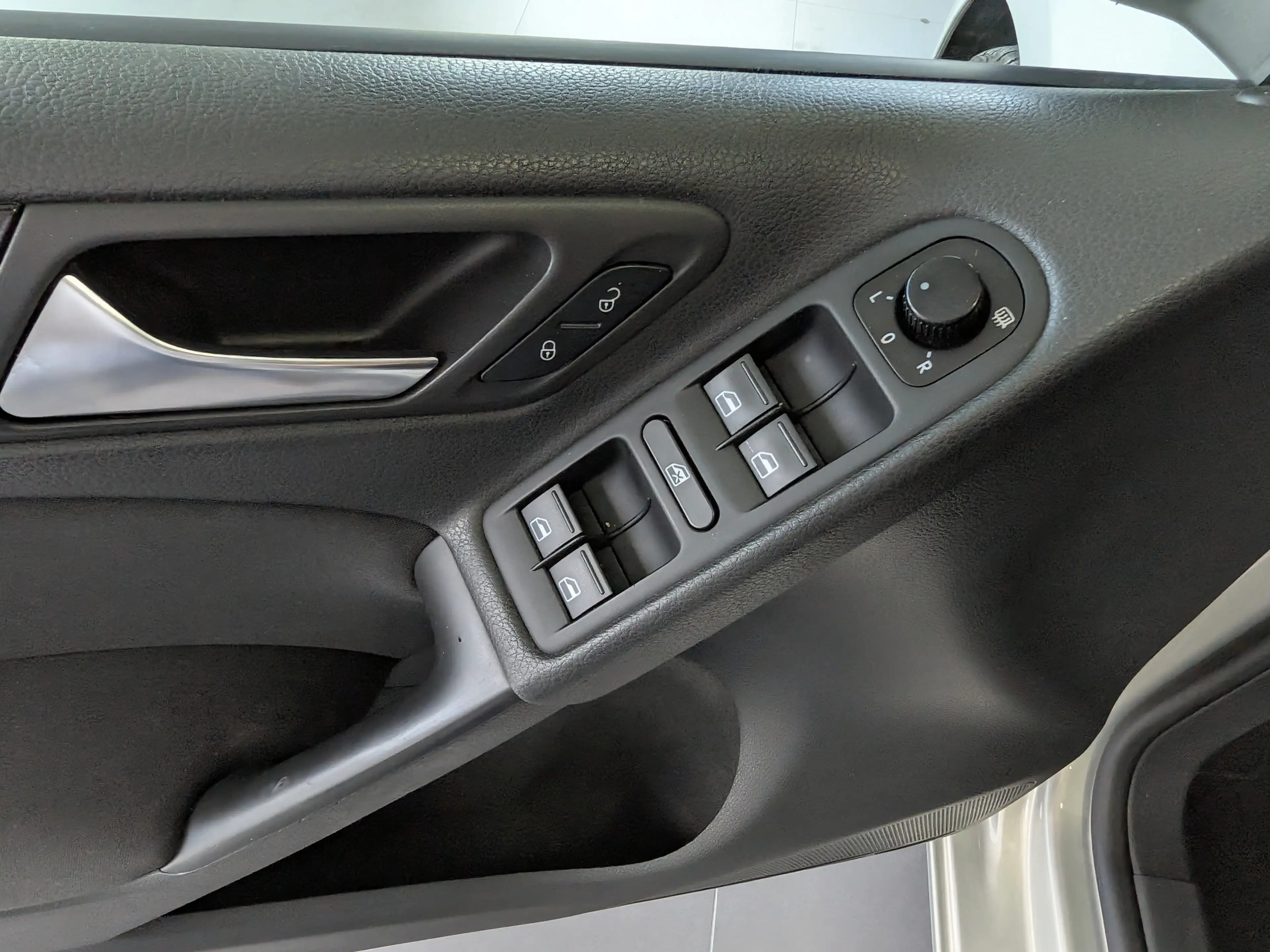 Volkswagen Golf Comfortline +KLIMAANLAGE+PARK ASS.+AHK+PDC+ — photo 14