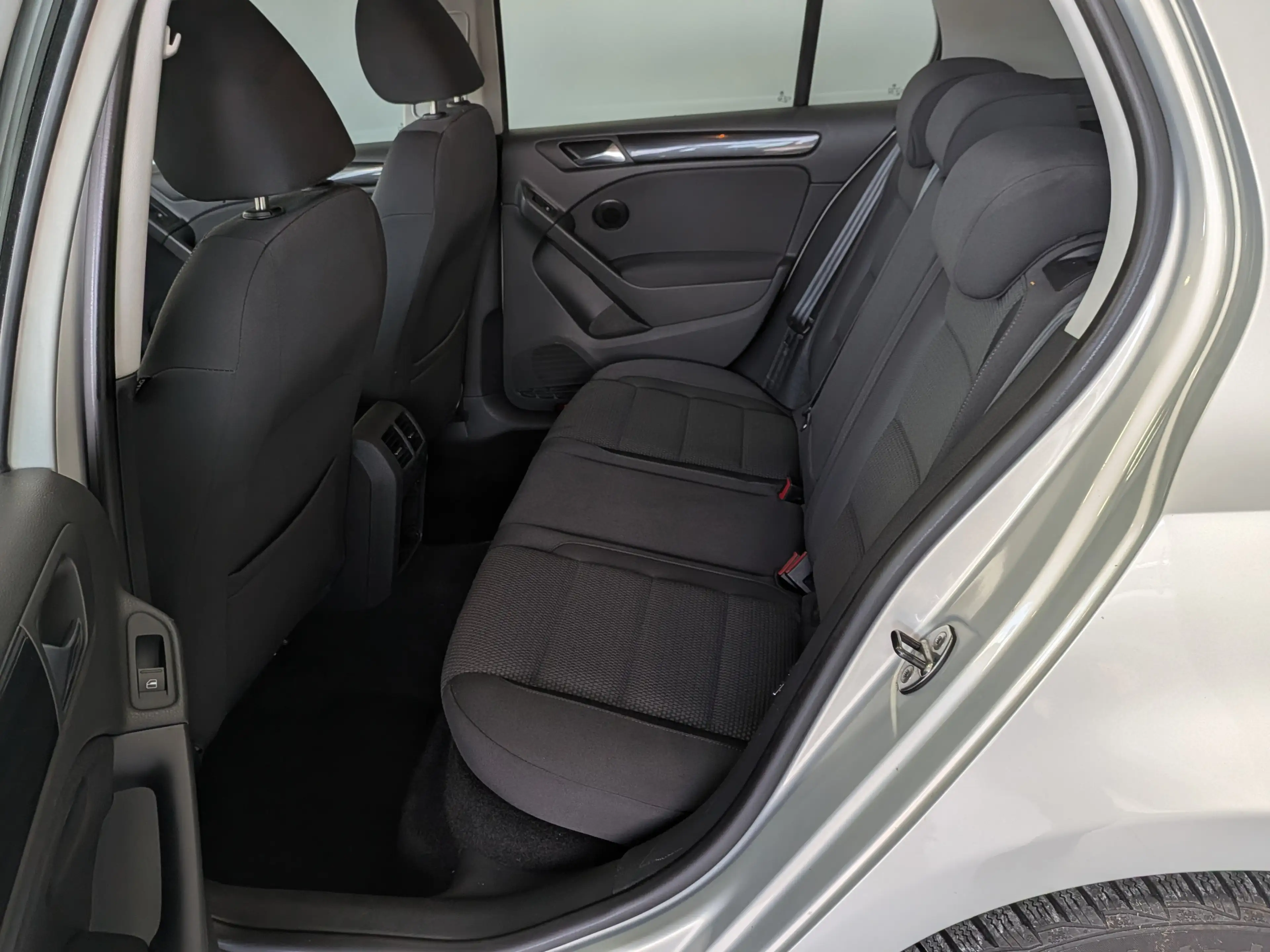 Volkswagen Golf Comfortline +KLIMAANLAGE+PARK ASS.+AHK+PDC+ — photo 11