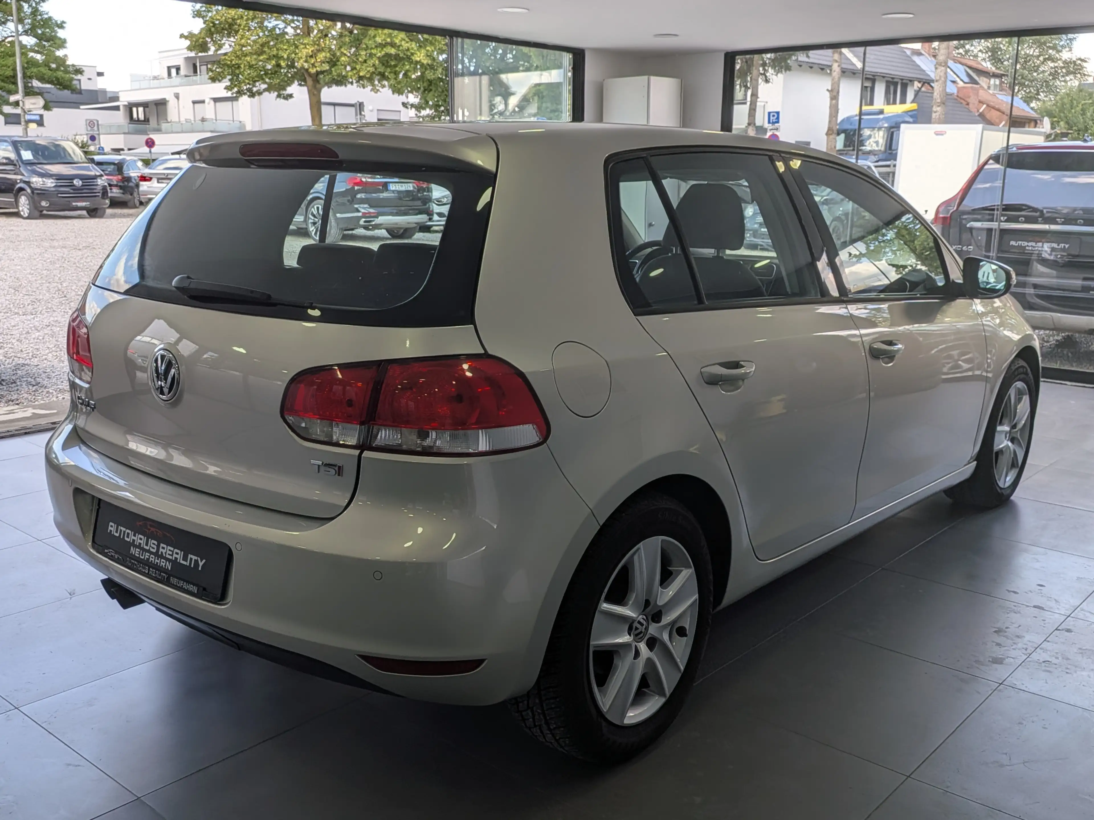 Volkswagen Golf Comfortline +KLIMAANLAGE+PARK ASS.+AHK+PDC+ — photo 4