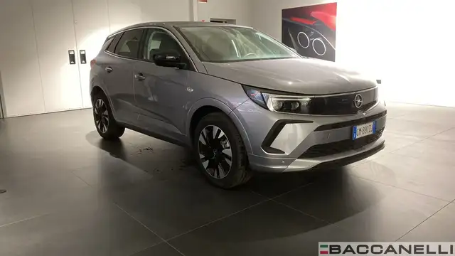 Opel Grandland view 5