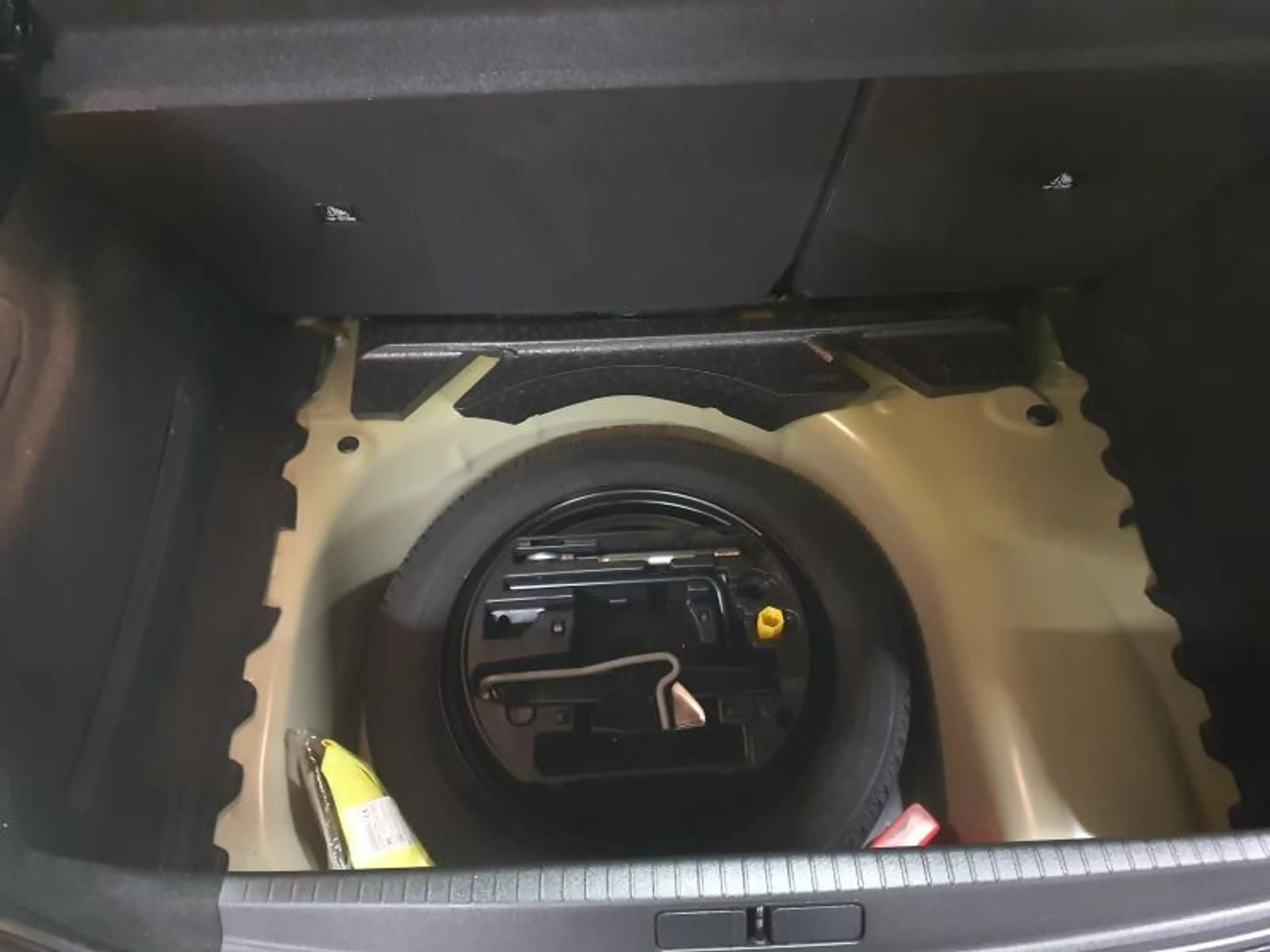 Peugeot 208 II & e- GT Line — photo 10