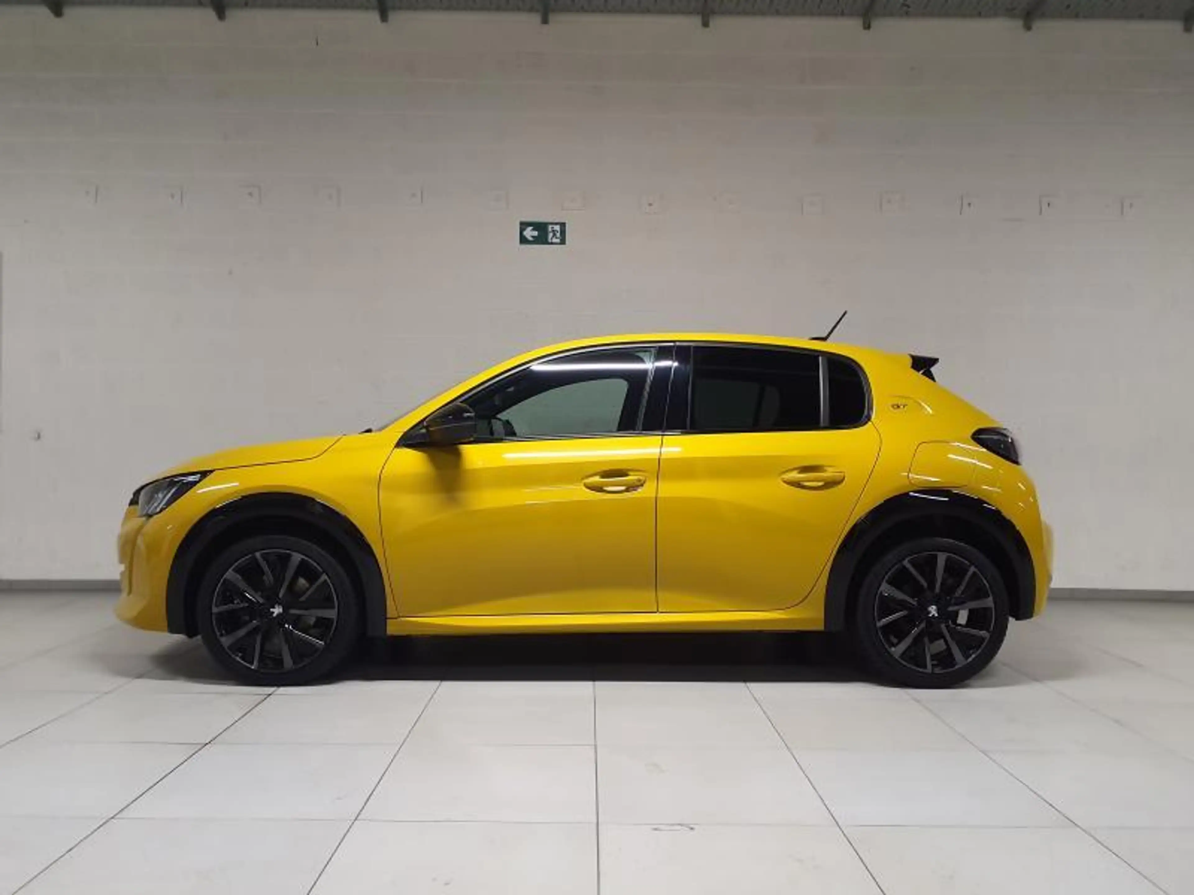 Peugeot 208 II & e- GT Line — photo 5