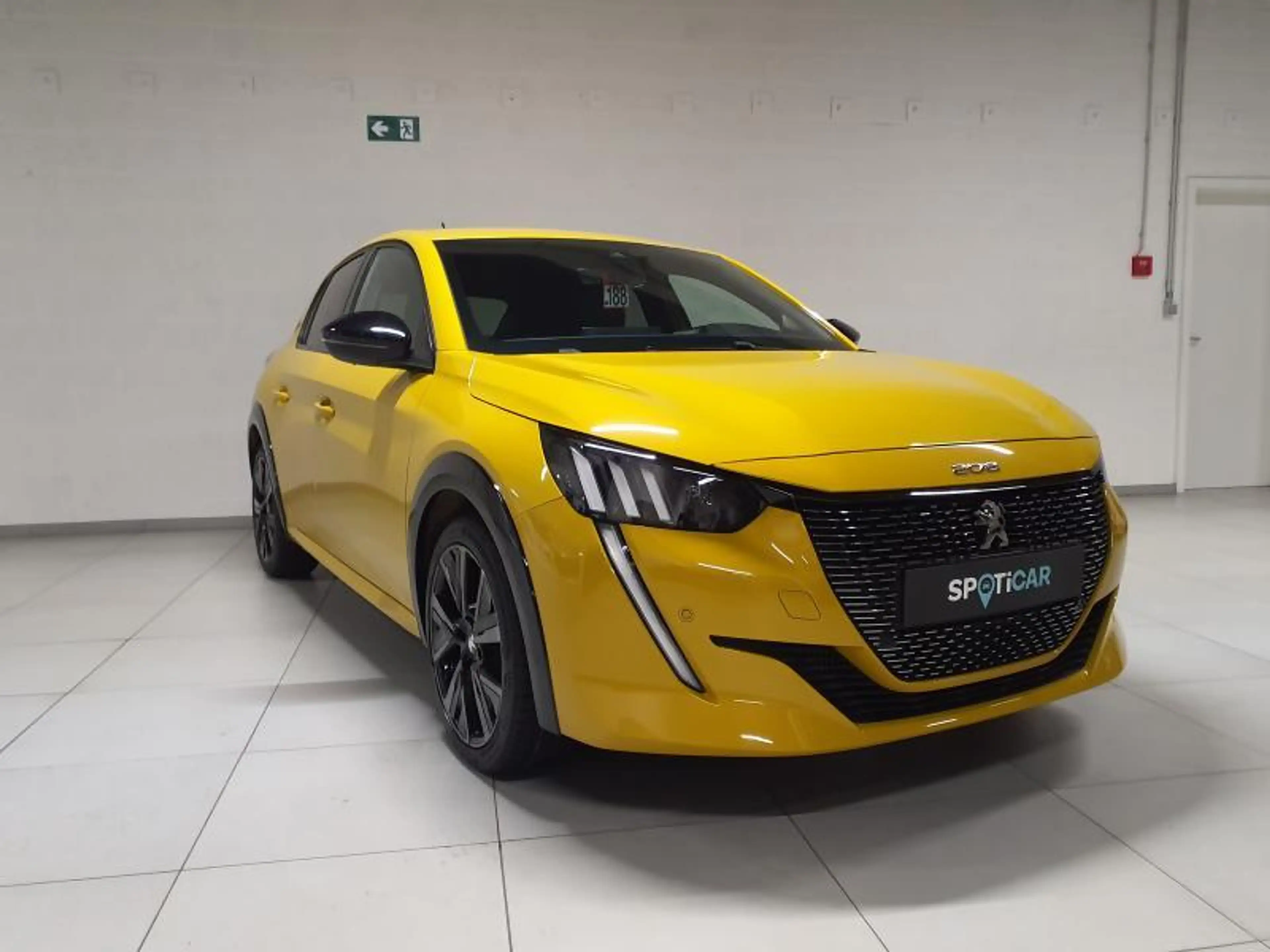 Peugeot 208 II & e- GT Line — photo 3