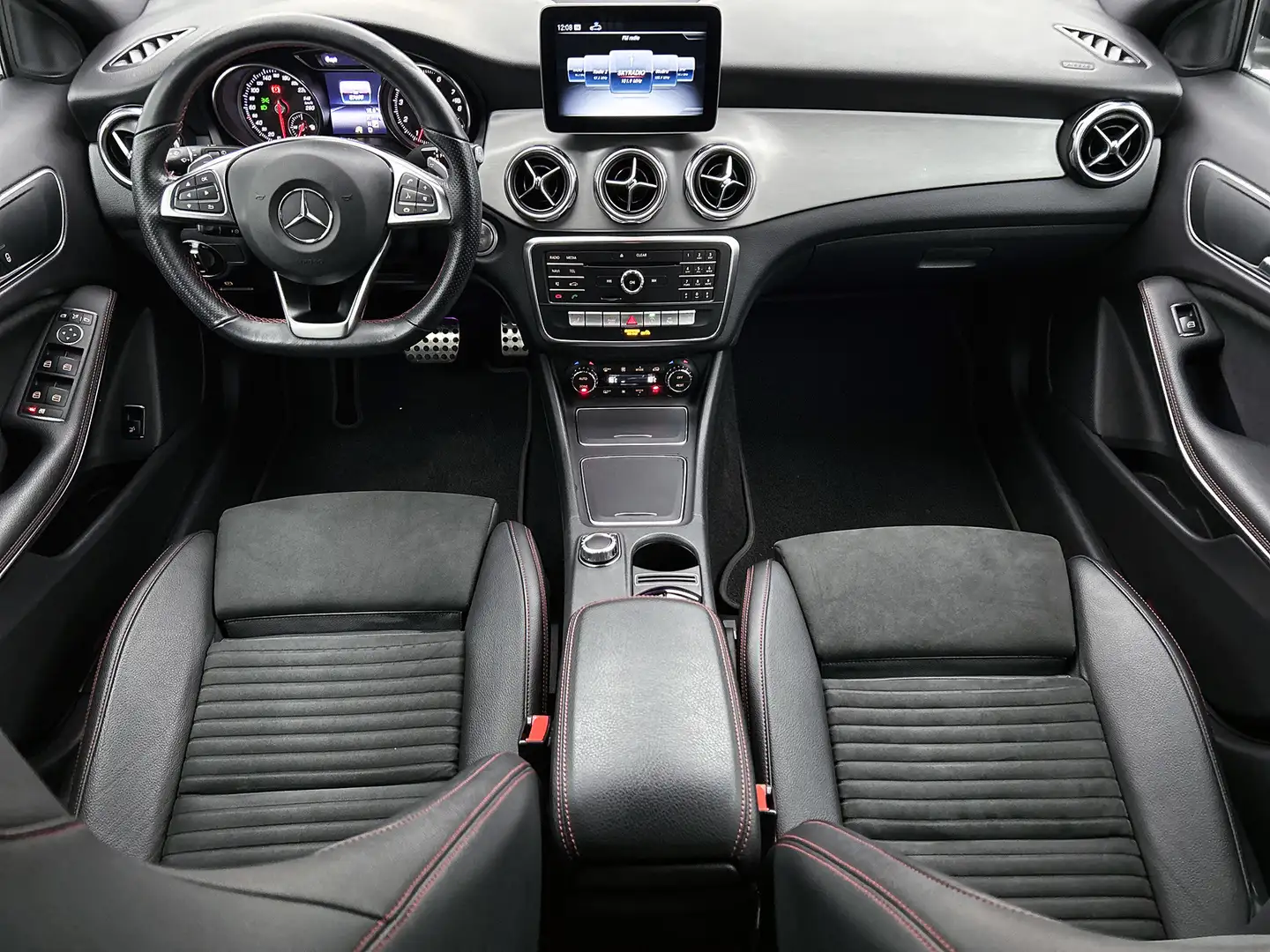 Mercedes-Benz GLA 180 Business Solution AMG Limited(Goed OnderH, Carplay Noir - 2