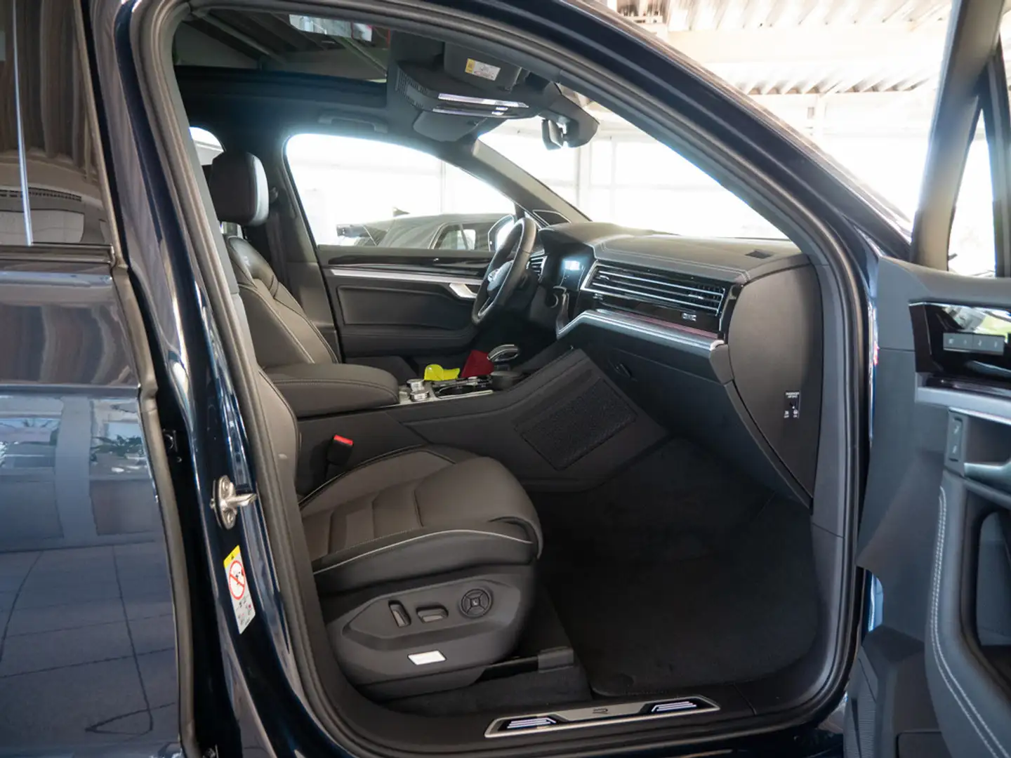 Volkswagen Touareg 3.0 V6 TDI R-Line 4MOTION LED DSG AID Blau - 2