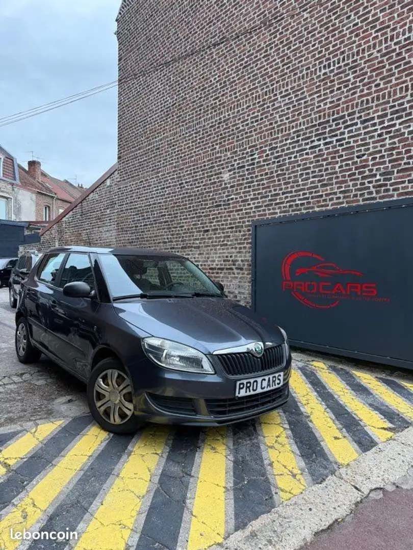 Skoda Fabia 1.2 tdi 75 Gris - 1