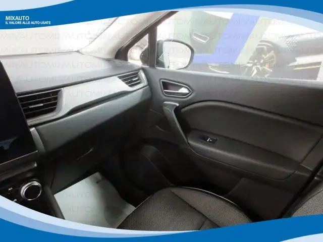Renault Captur view 10