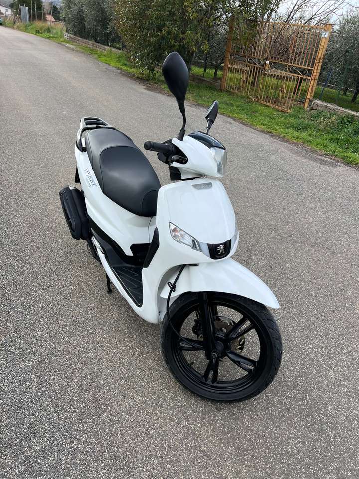 Peugeot Tweet 125