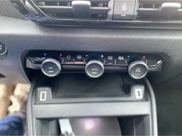 Citroen C4 view 15