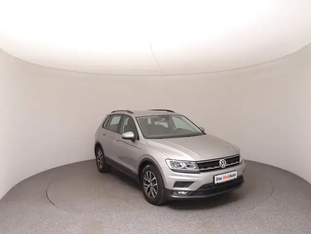 Volkswagen Tiguan view 2