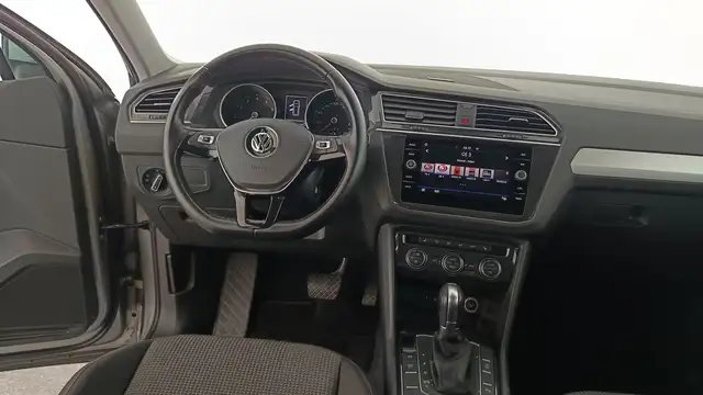 Volkswagen Tiguan view 12