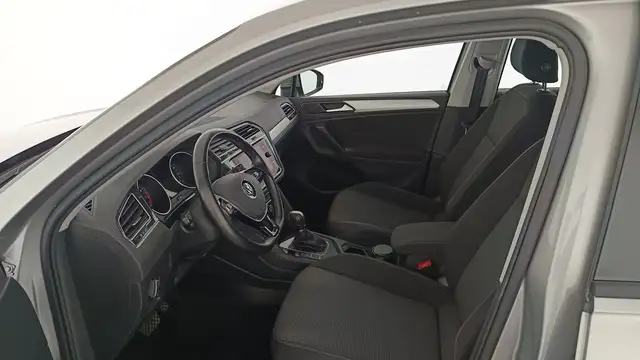 Volkswagen Tiguan view 9