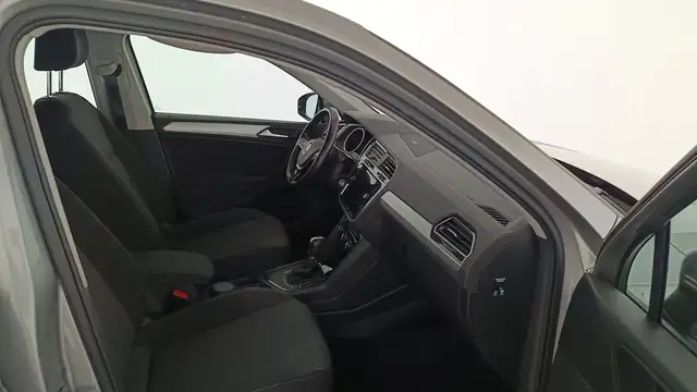 Volkswagen Tiguan view 10