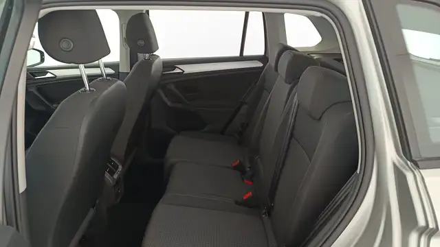 Volkswagen Tiguan view 11