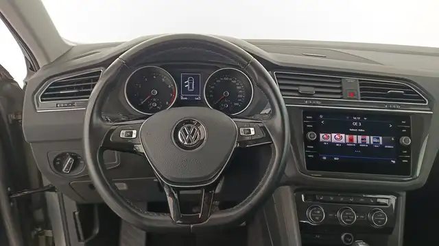 Volkswagen Tiguan view 14