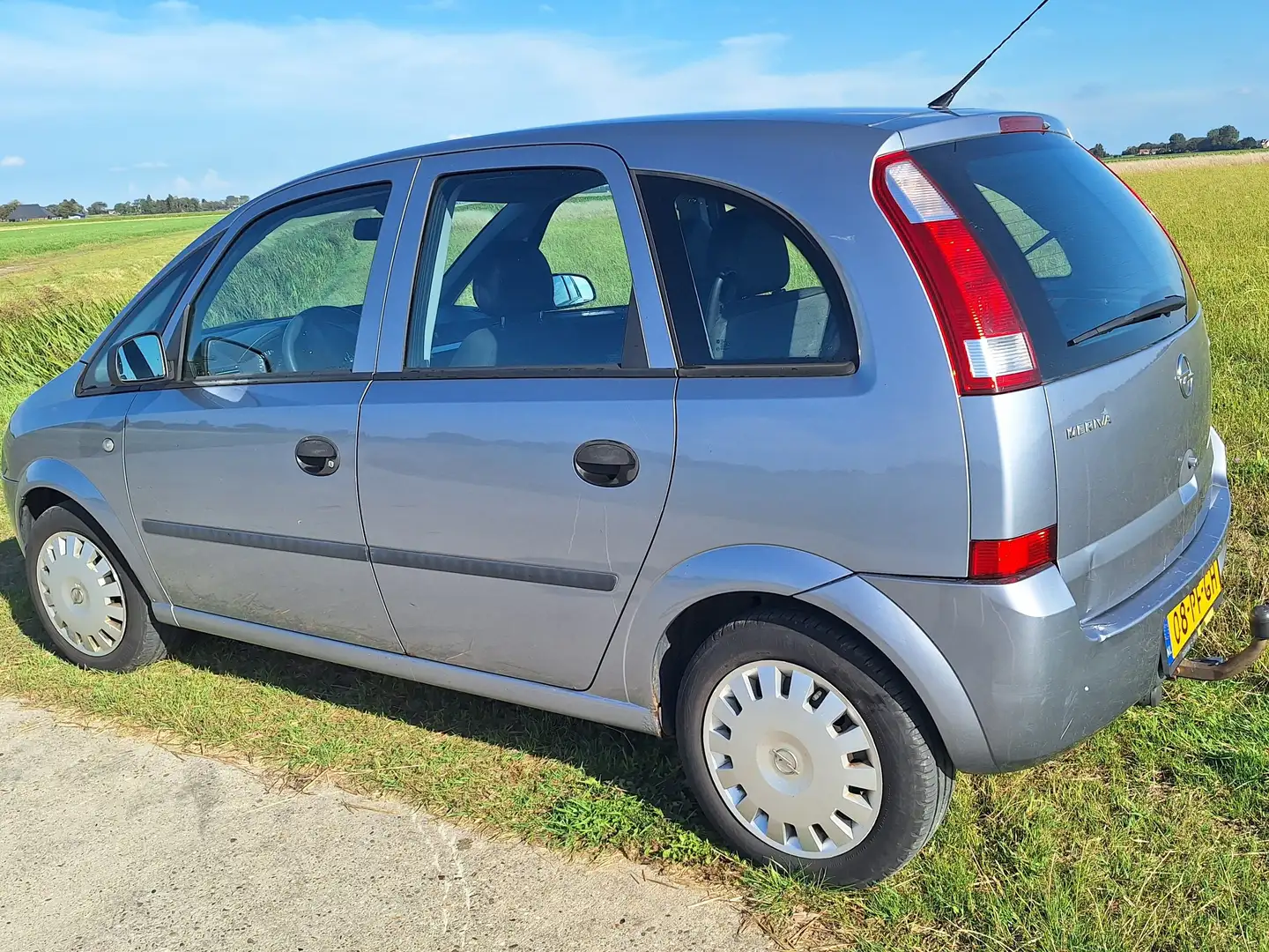 Opel Meriva Meriva 1.6-16V Essentia Grijs - 2