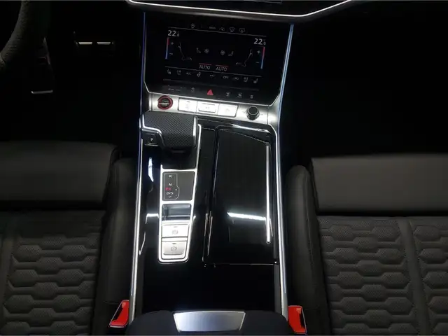 Audi RS6 view 13