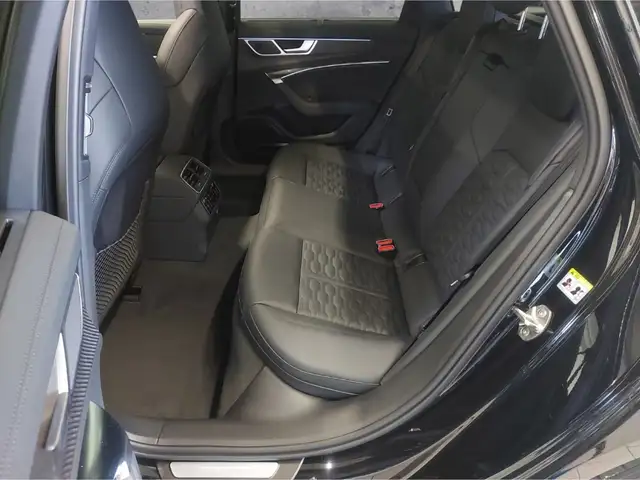 Audi RS6 view 10