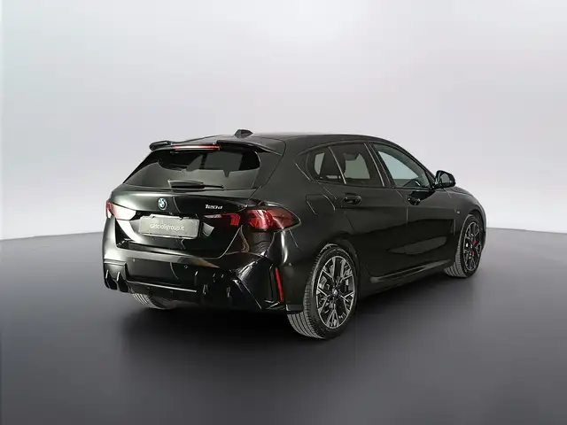 BMW 1 Series view 5