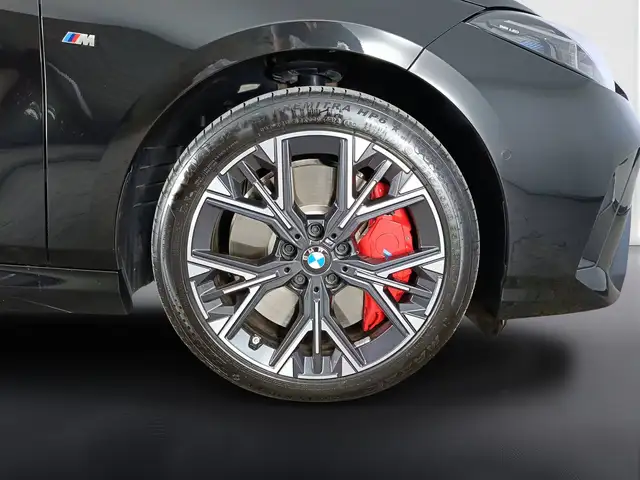 BMW 1 Series view 20