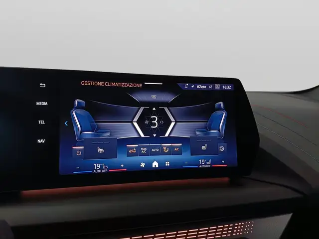 BMW 1 Series view 16