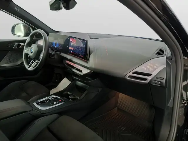 BMW 1 Series view 10