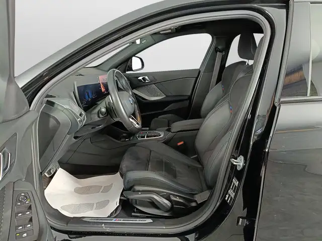 BMW 1 Series view 8