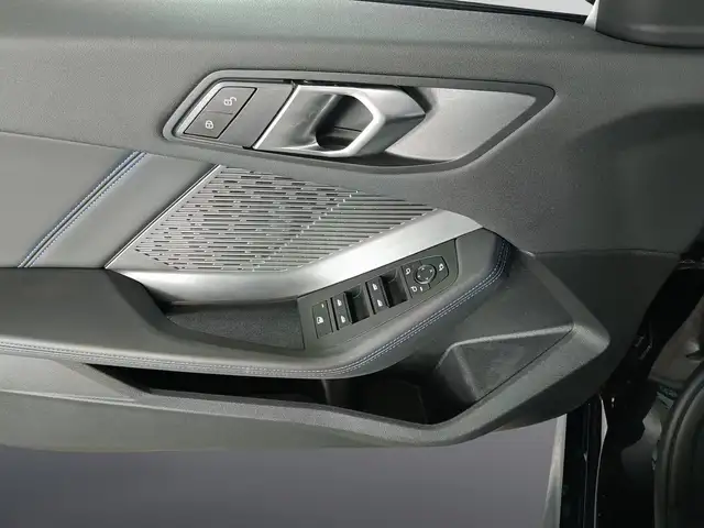 BMW 1 Series view 12