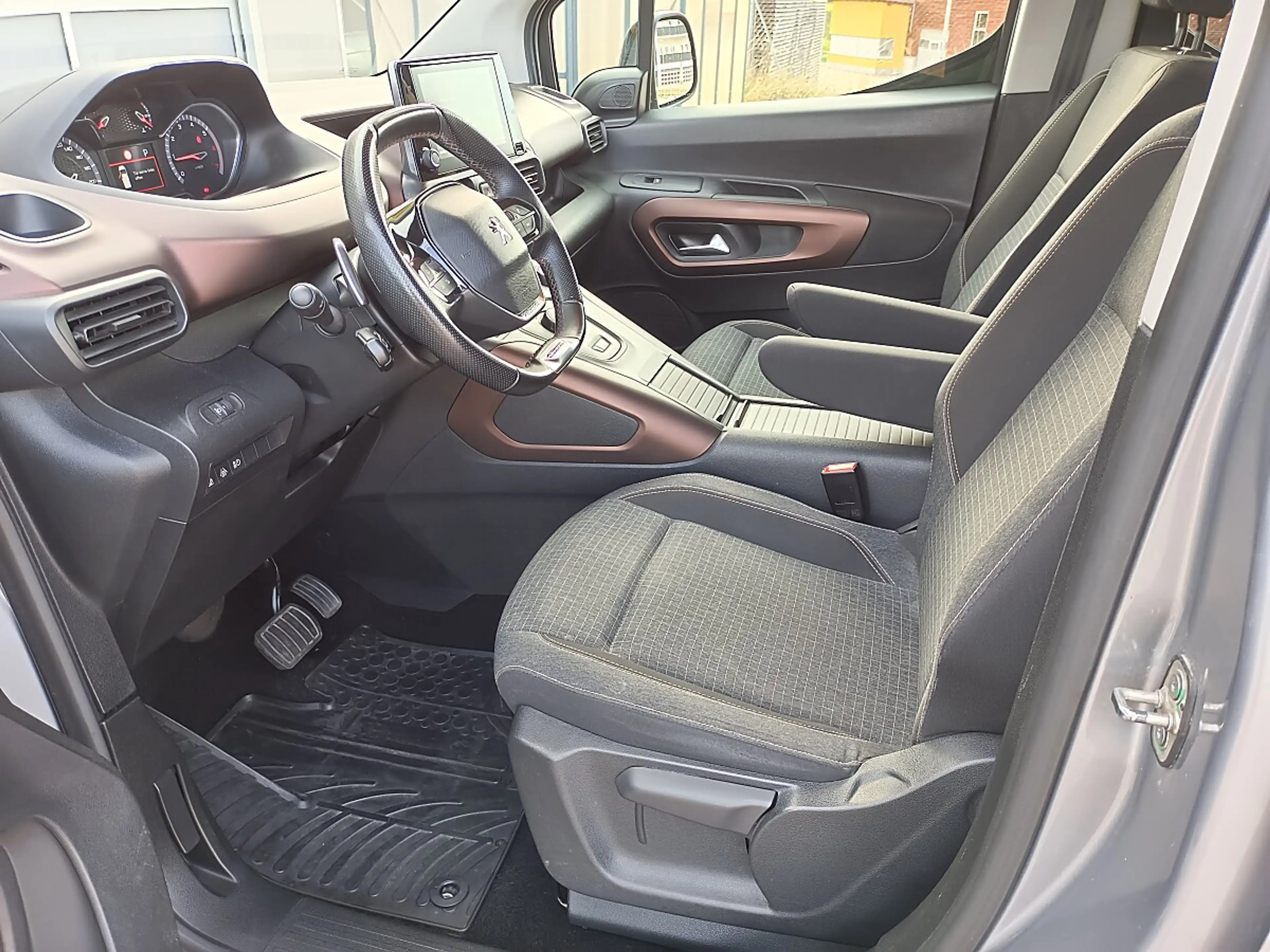 Peugeot Rifter 1.5 BlueHDi 130 FAP Allure Lang Start&Stop GT-L... — photo 8