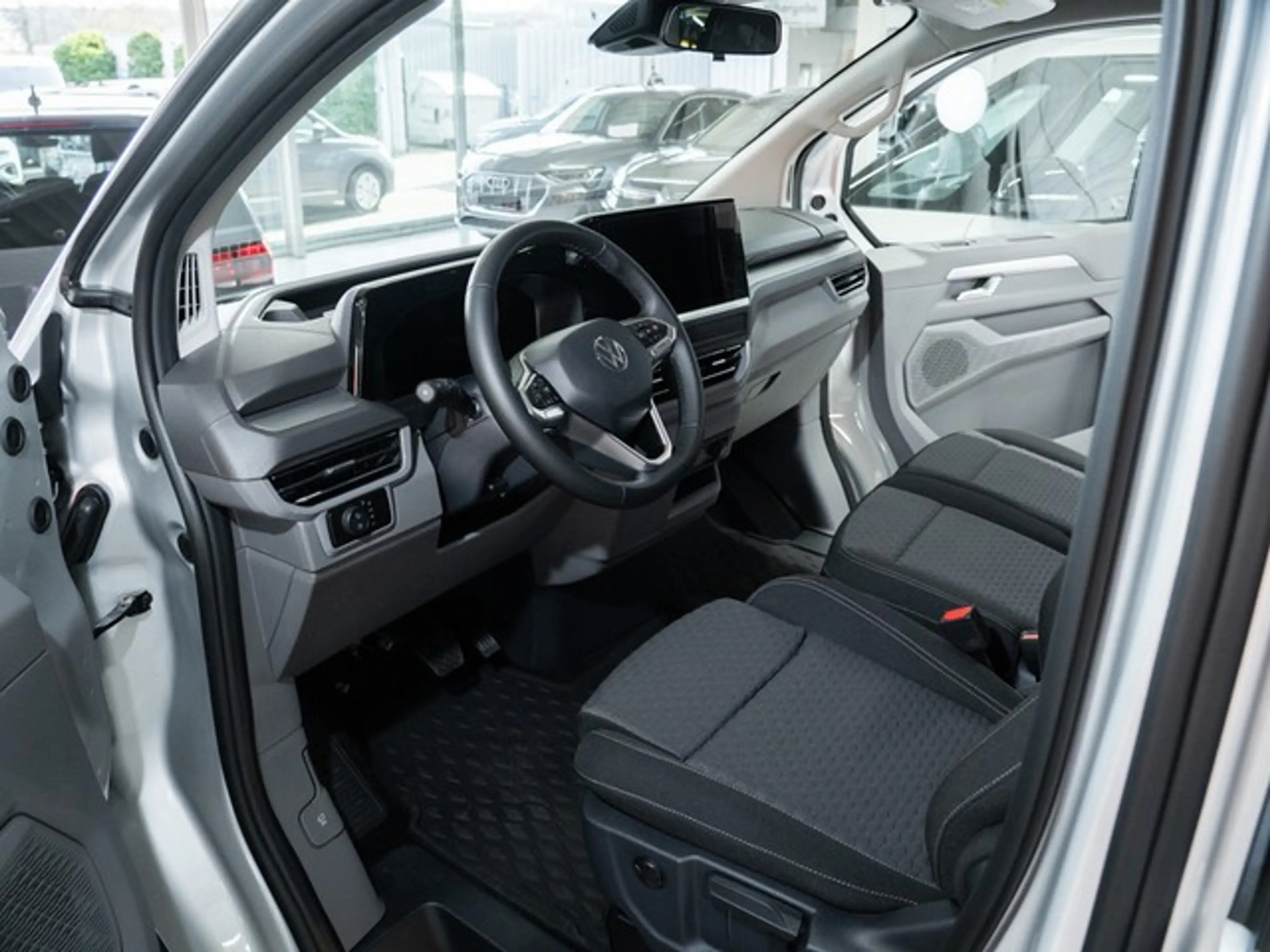 Volkswagen T7 Caravelle Style LR TDI DSG 9-Sitzer AHK — photo 9