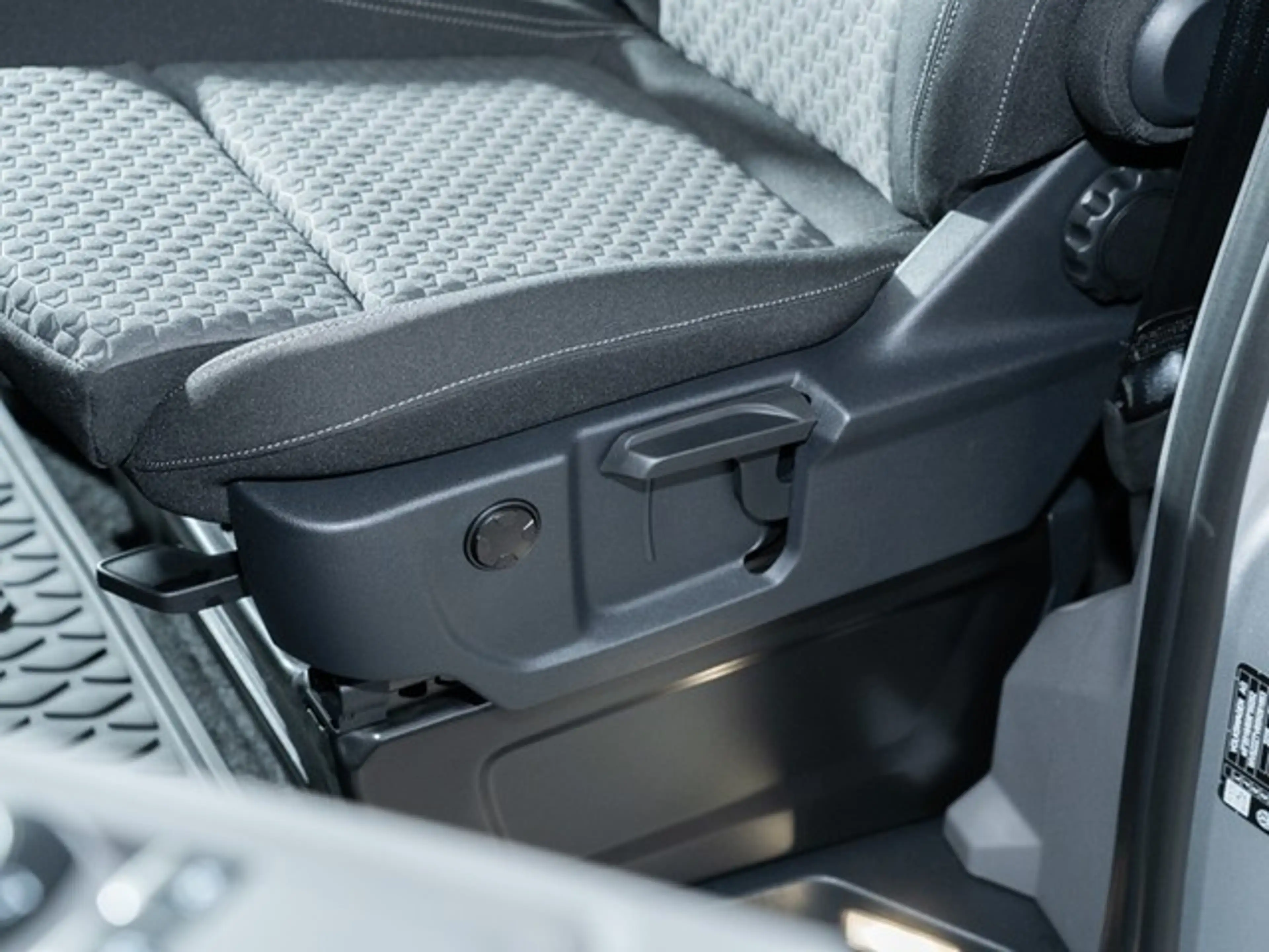 Volkswagen T7 Caravelle Style LR TDI DSG 9-Sitzer AHK — photo 14