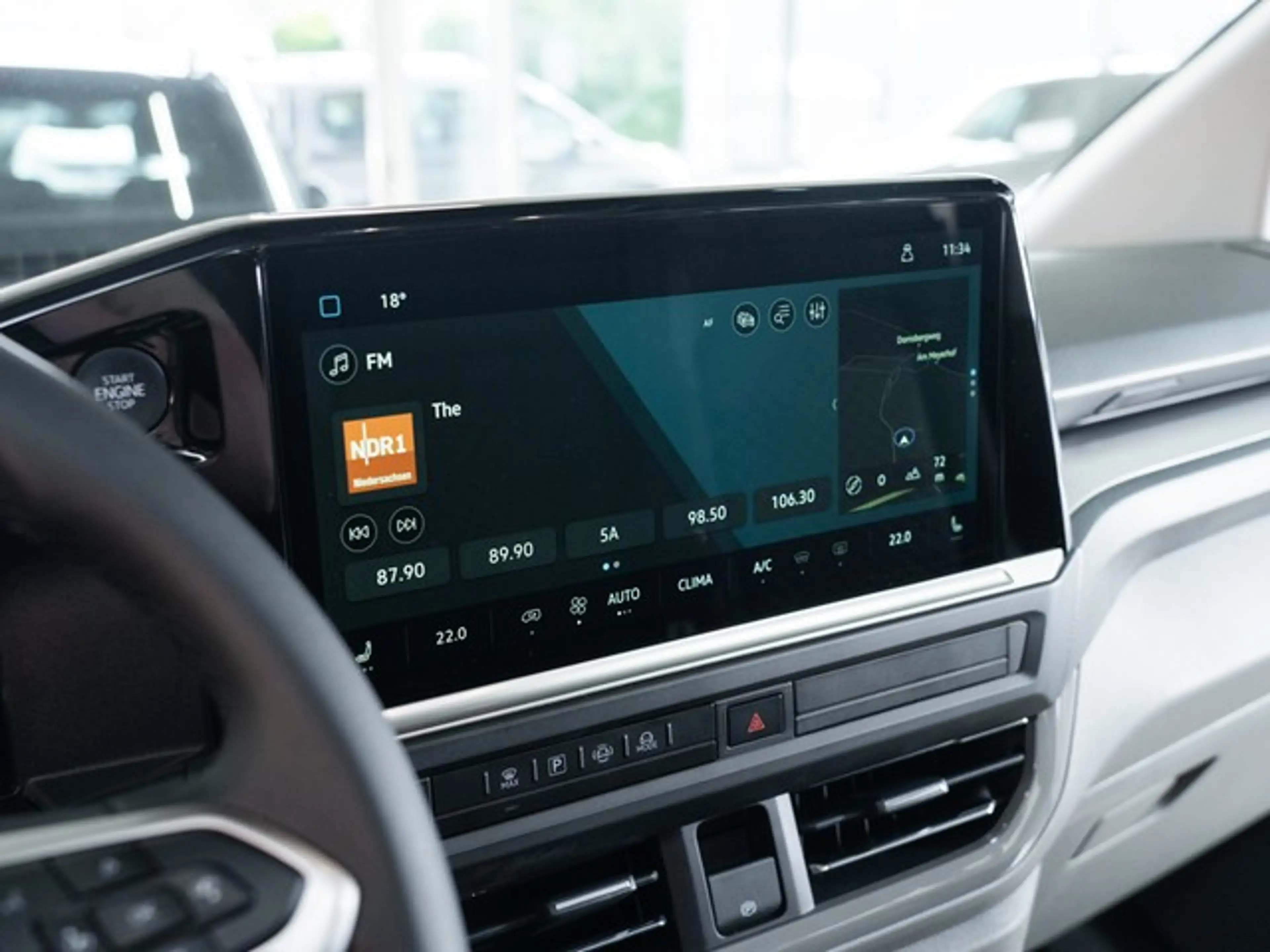 Volkswagen T7 Caravelle Style LR TDI DSG 9-Sitzer AHK — photo 10