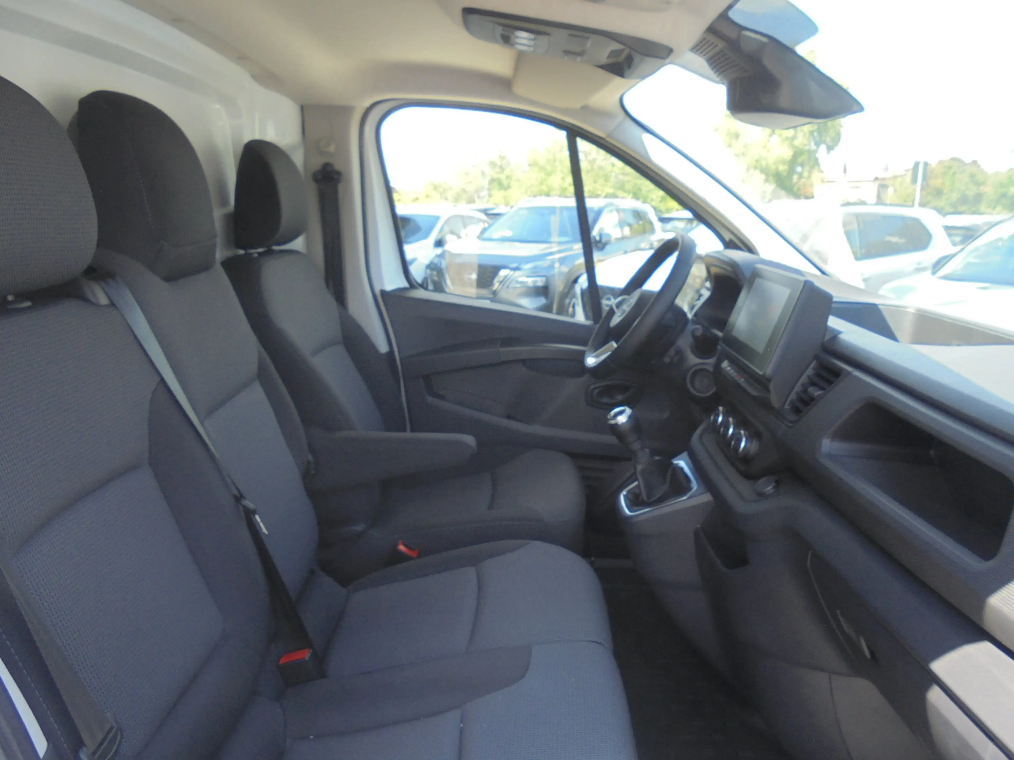 Nissan Primastar Kasten N-Connecta L2H1 6MT dci130 3,0t Navi — photo 11