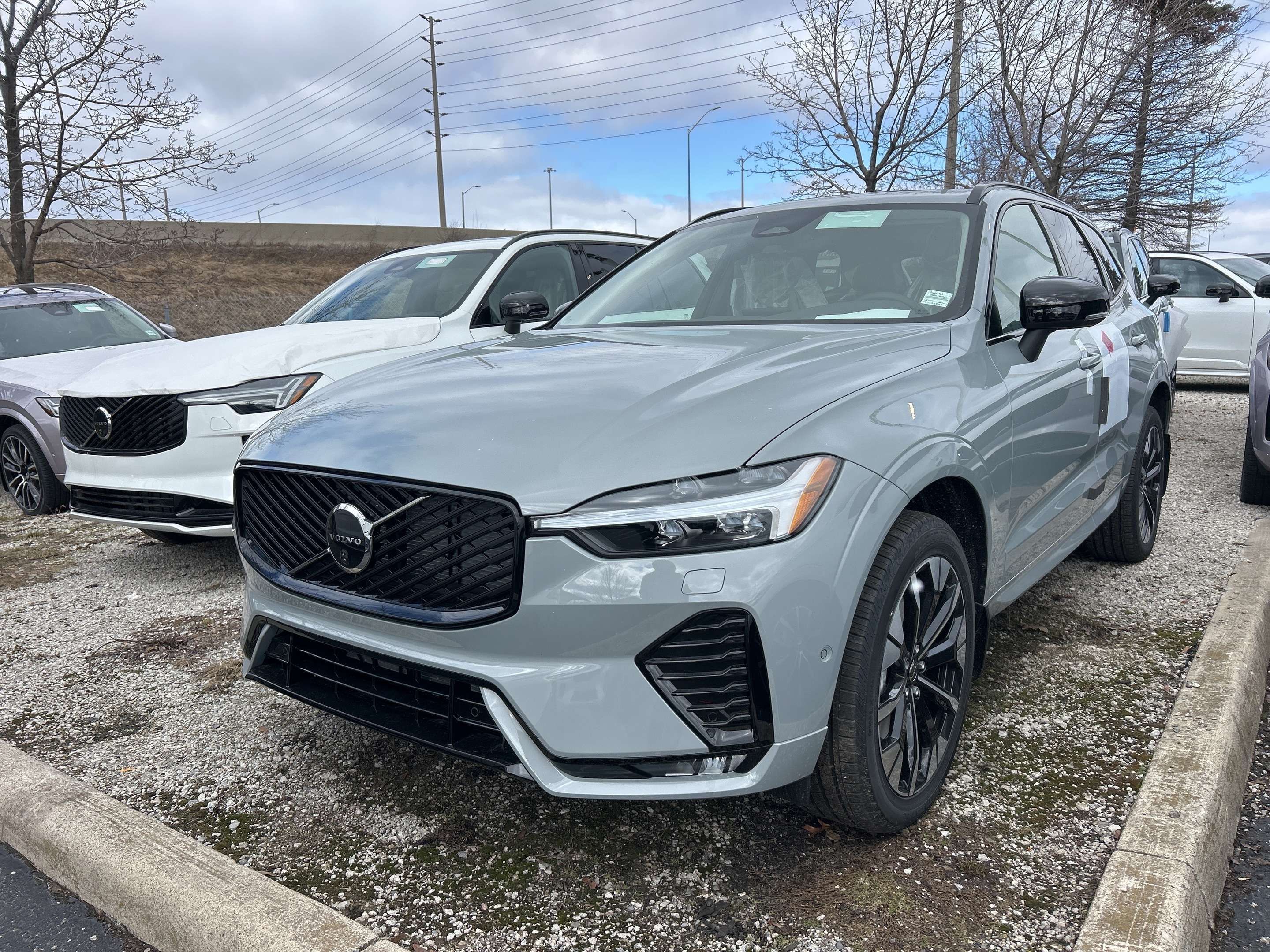 2026 Volvo XC60 B5 AWD Plus Dark Theme