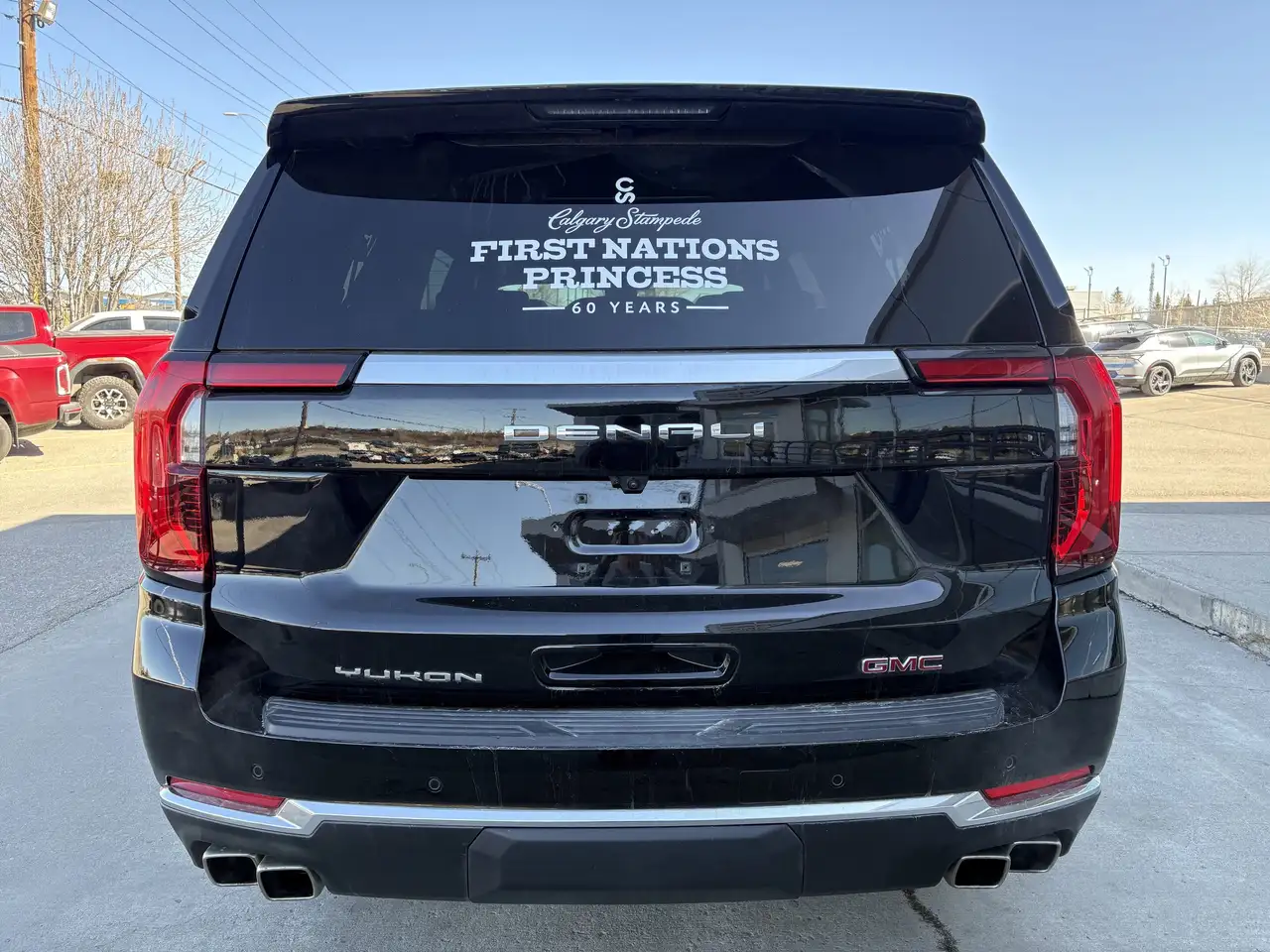 GMC Yukon снимка GMC Yukon
