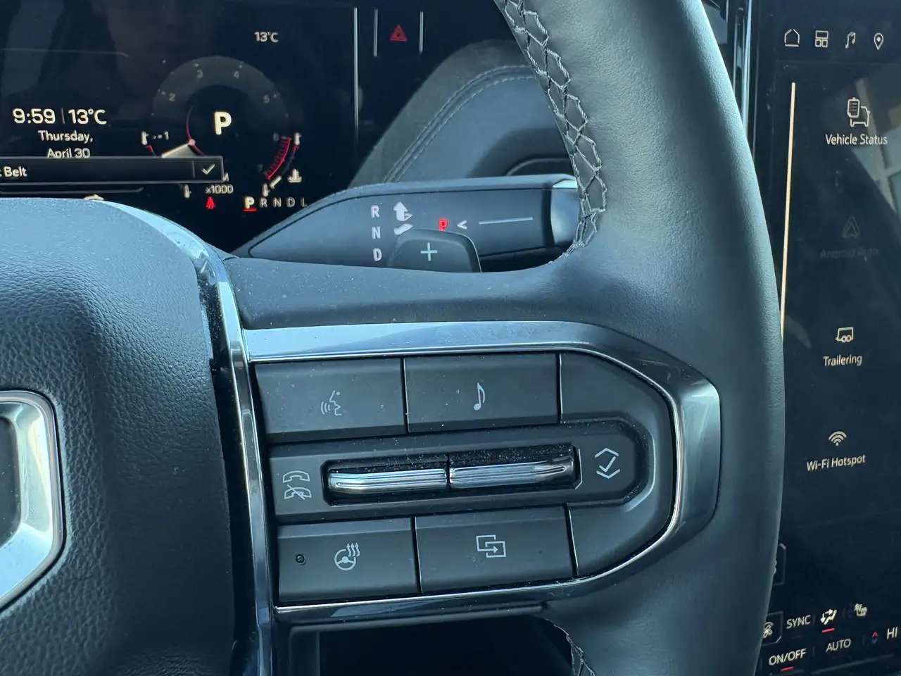 GMC Yukon снимка GMC Yukon