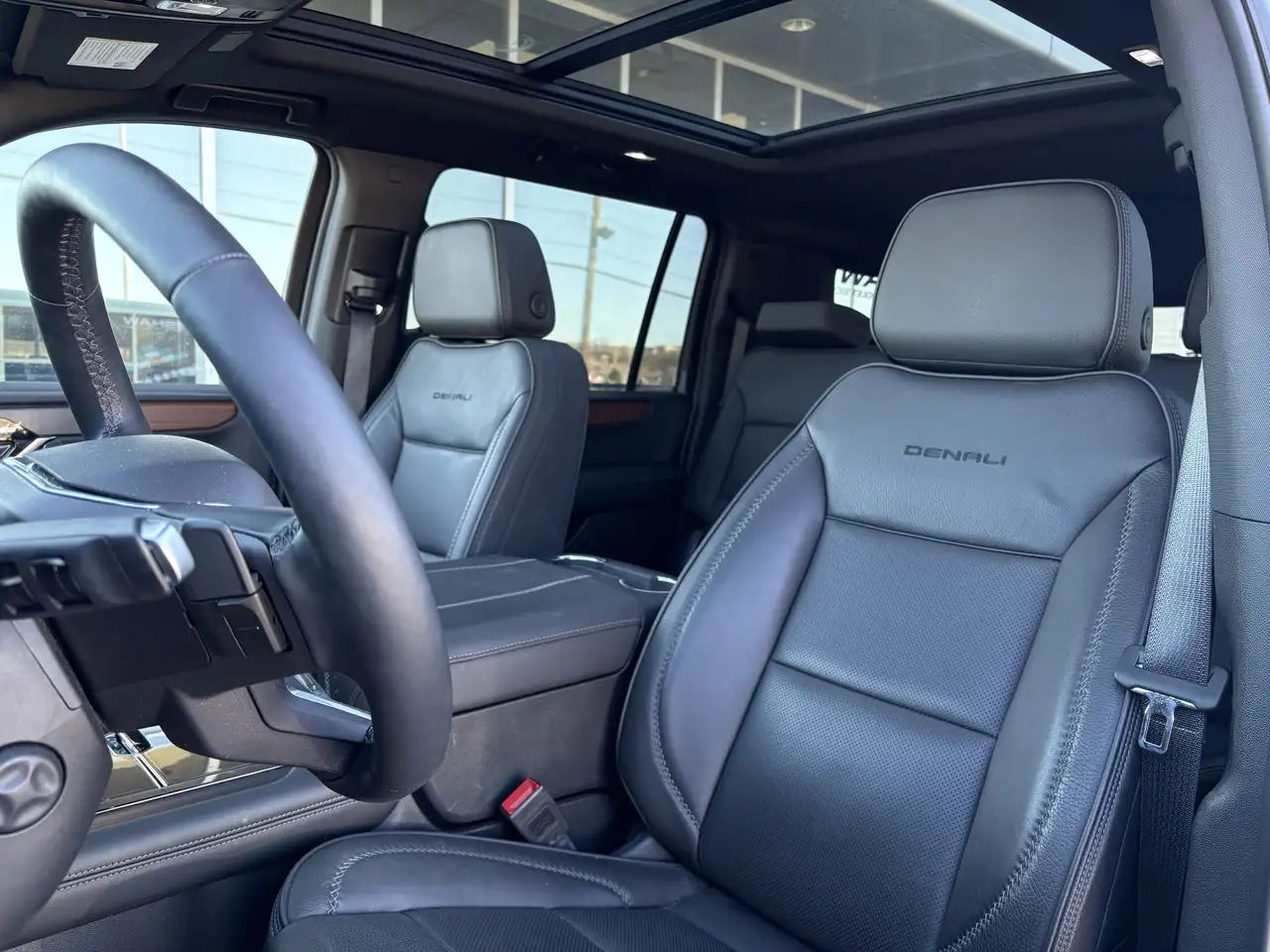 GMC Yukon снимка GMC Yukon